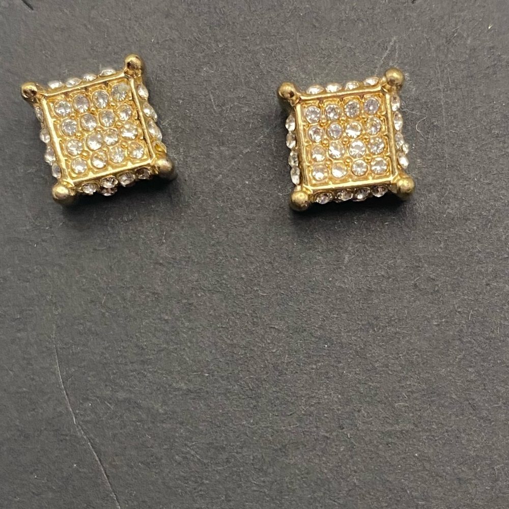Elegant Gold and Crystal Stud Earrings Set - Picture 4 of 4